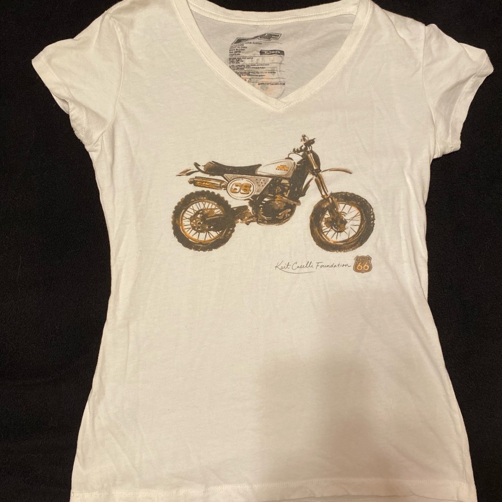 FMF v neck